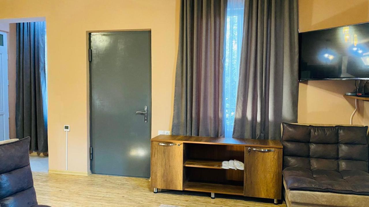 Lela Guest House Μέστια Εξωτερικό φωτογραφία